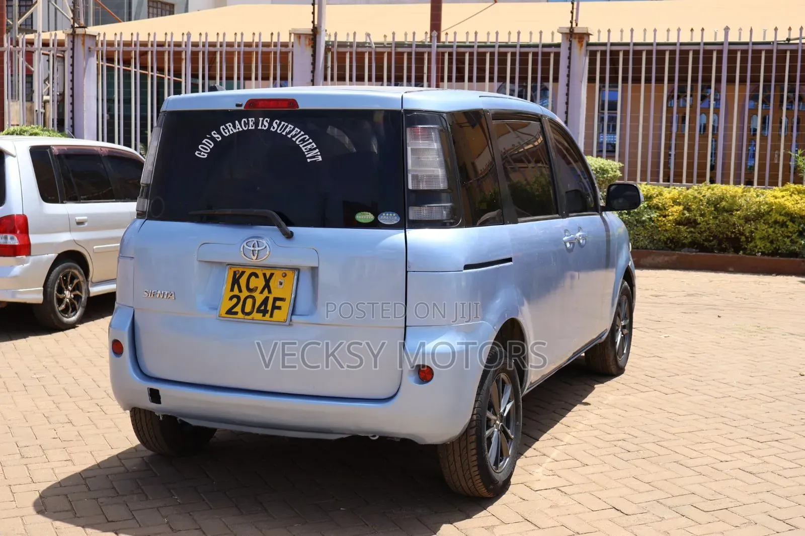 Toyota Sienta 1.5 FWD 2012 Blue