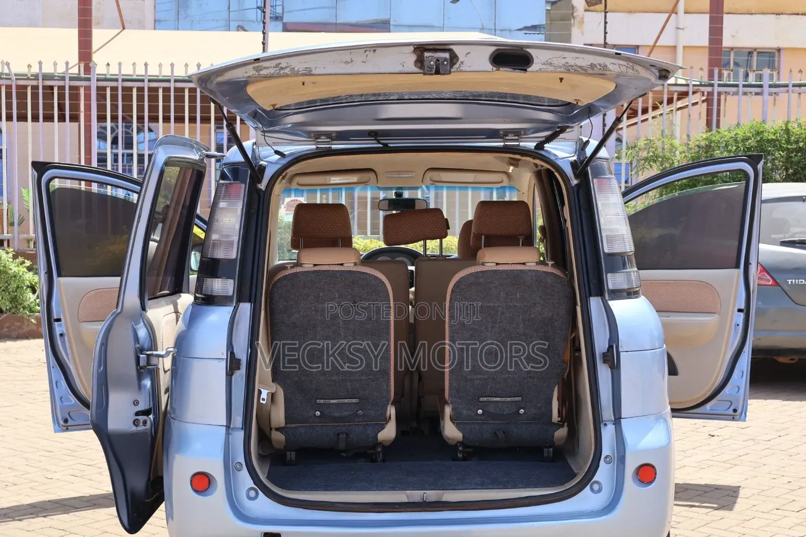 Toyota Sienta 1.5 FWD 2012 Blue
