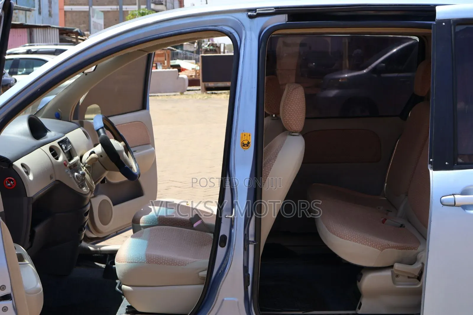 Toyota Sienta 1.5 FWD 2012 Blue