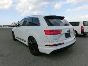 Audi Q7 3.0T Premium AWD quattro 2018 White