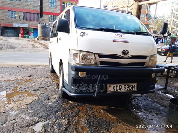 Toyota HiAce 2012 White - main view