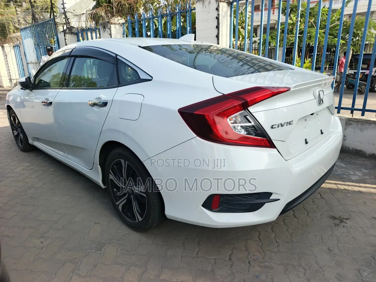 Honda Civic EX-L Sedan 2019 White