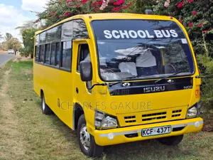 Isuzu NQR 2015 Yellow