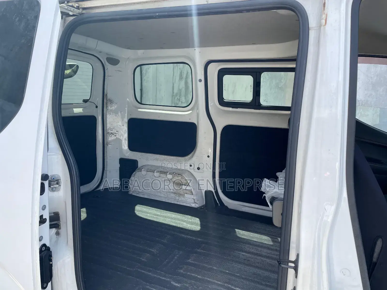 Nissan NV200 SV 2018 White