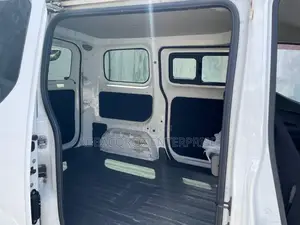 Nissan NV200 SV 2018 White