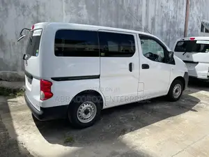 Nissan NV200 SV 2018 White