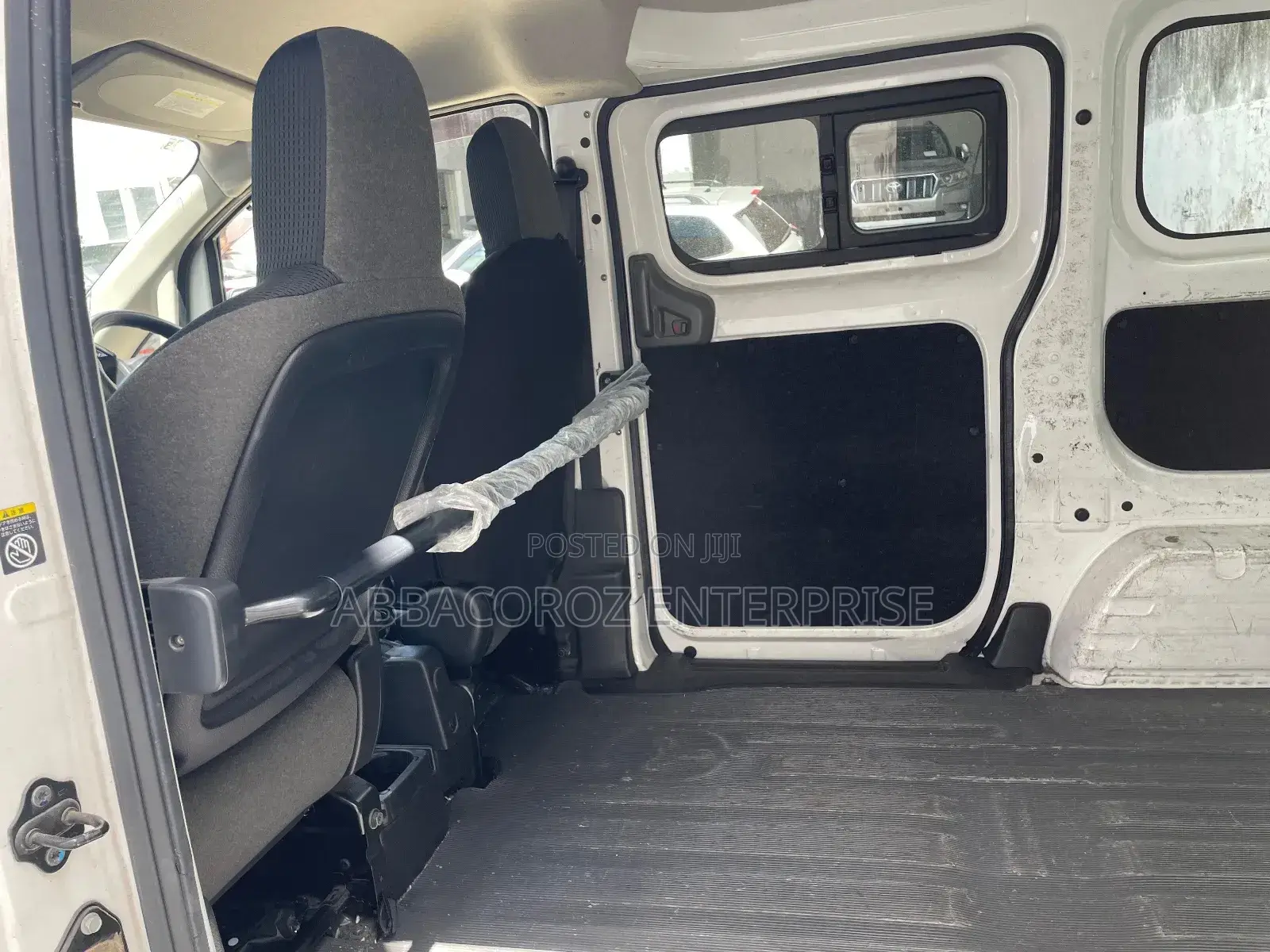Nissan NV200 SV 2018 White