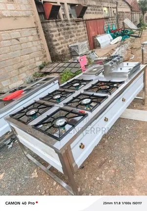 6 Burners Commercial Cooker With a Chips Deep Fryer and Chips Dumper