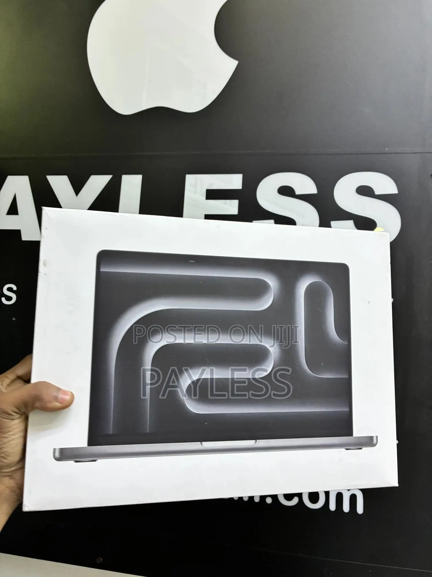 New Laptop Apple MacBook Pro 8GB Apple M3 SSD 512GB