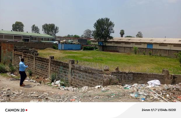 Property for Sale Size Half Acre, - thumbnail 3