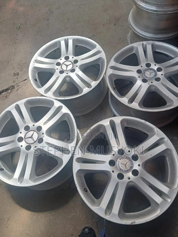 Mercedes C200 Size 17inch Wheels - main view