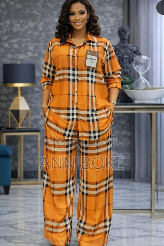 It's a Burberry 2pc**Silk Material**M-2xl - thumbnail 3