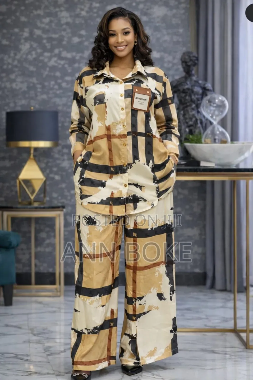 It's a Burberry 2pc*
*Silk Material*
*M-2xl
