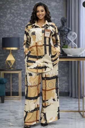 It's a Burberry 2pc*
*Silk Material*
*M-2xl