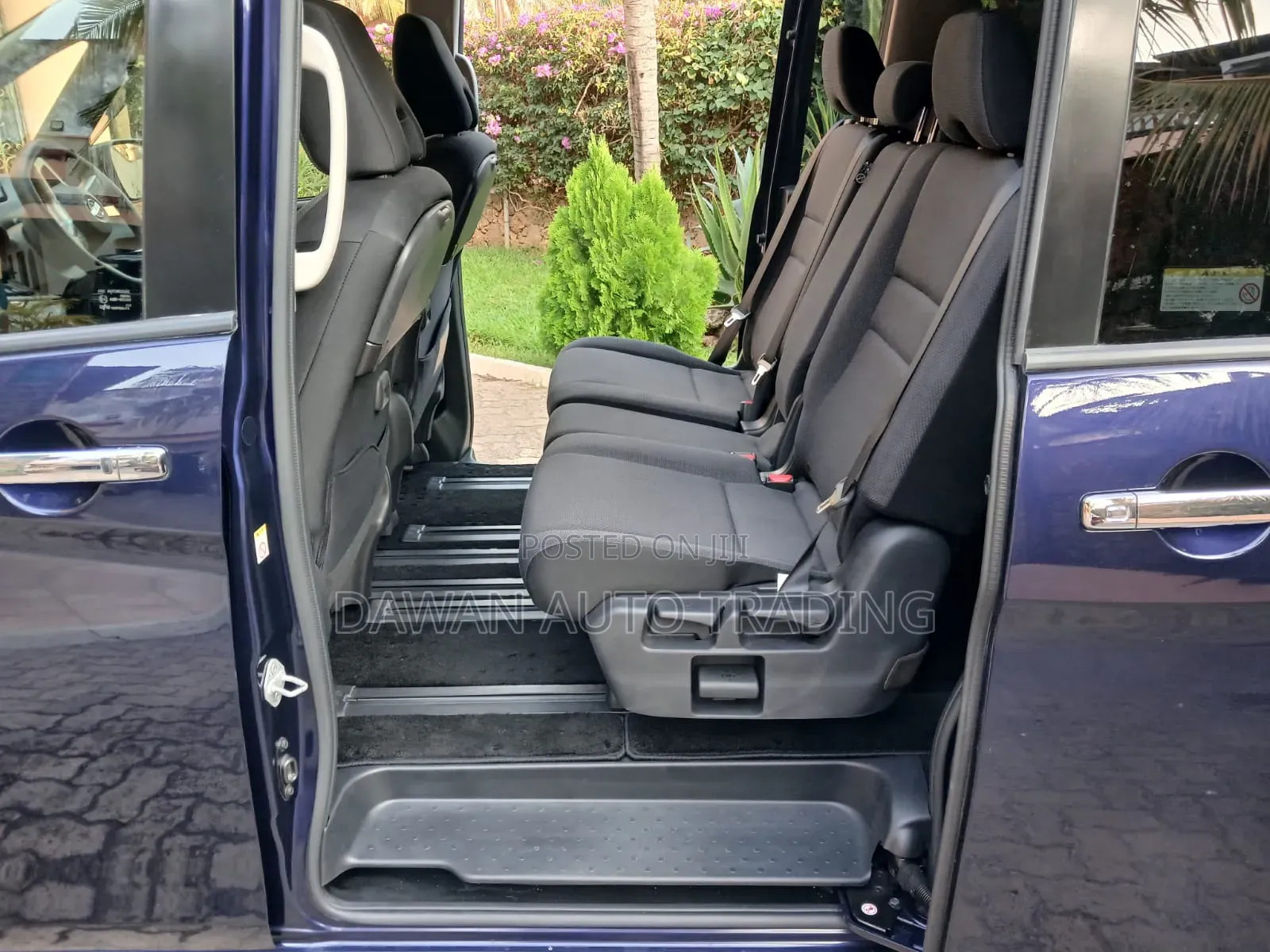 Nissan Serena 2019 Blue