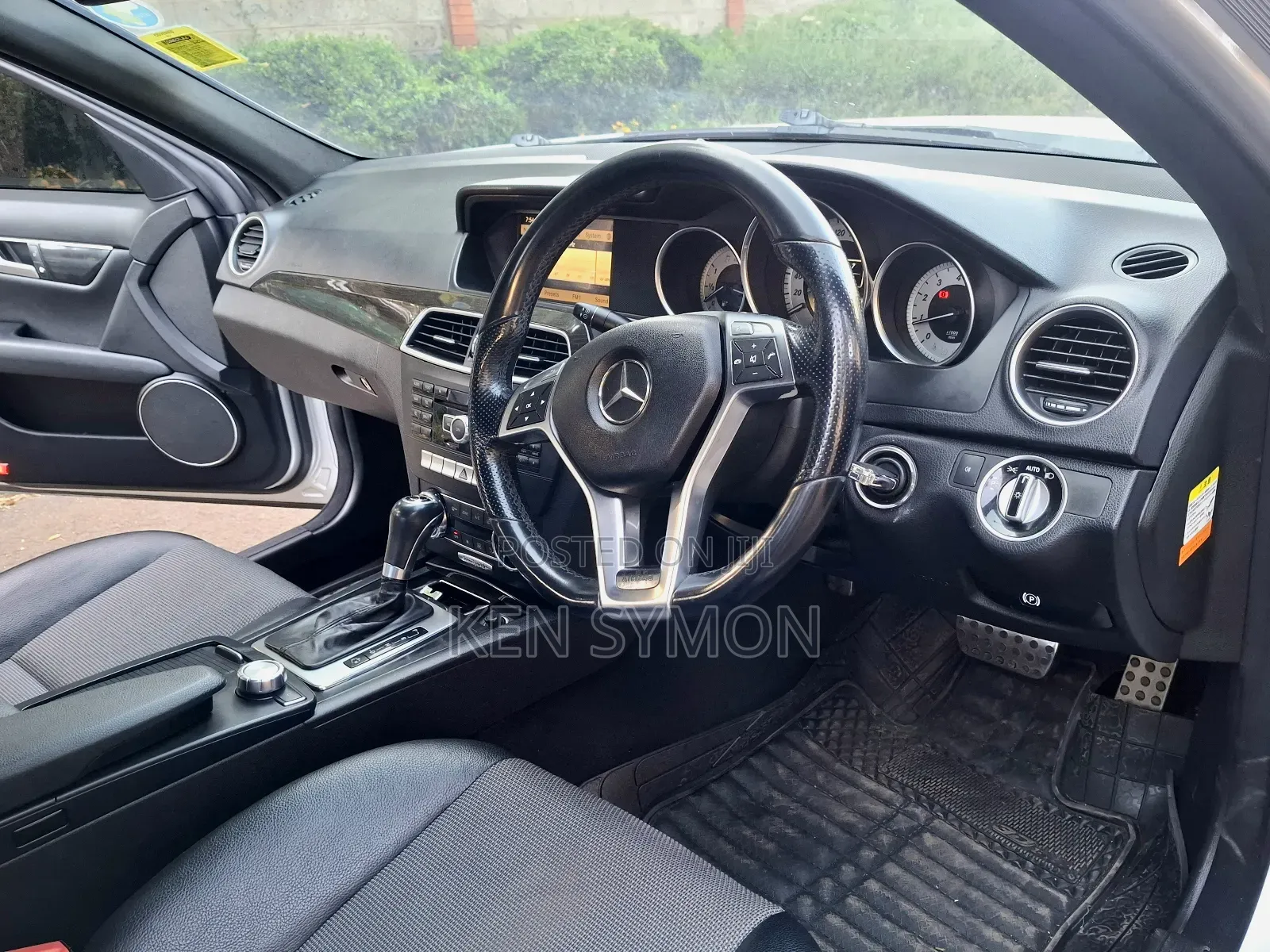 Mercedes-Benz C200 2012 Silver
