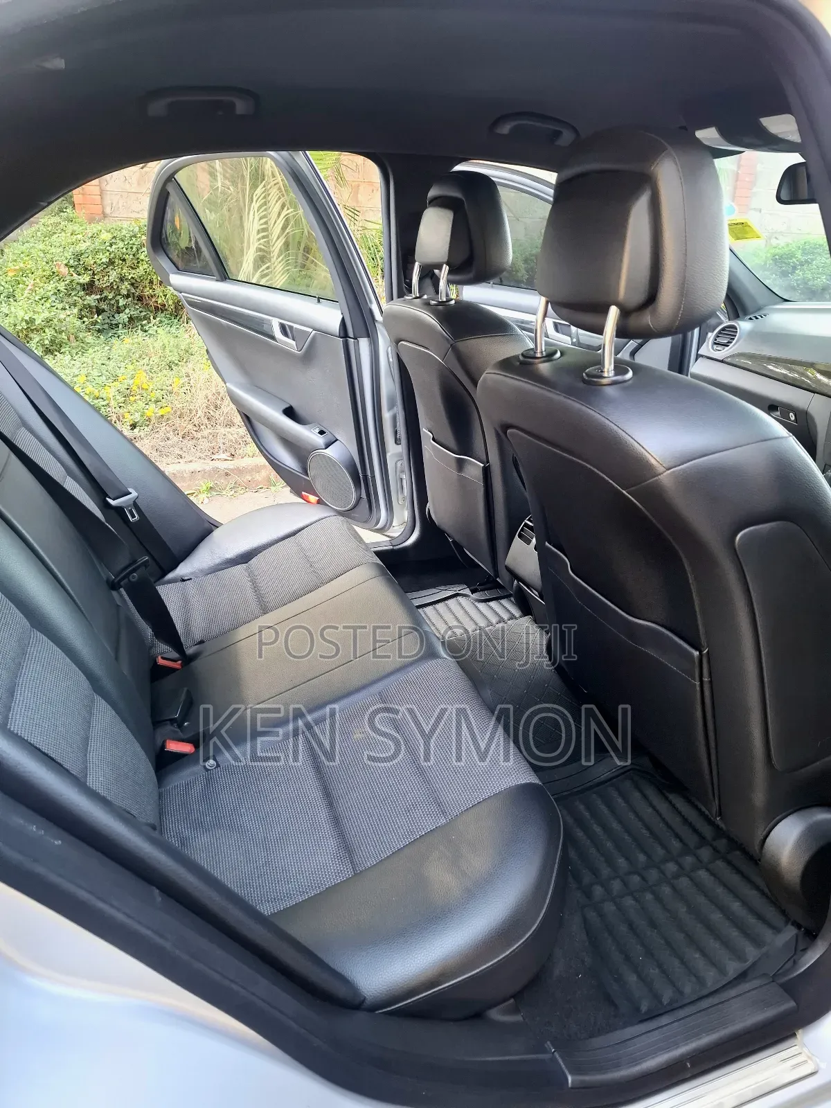 Mercedes-Benz C200 2012 Silver