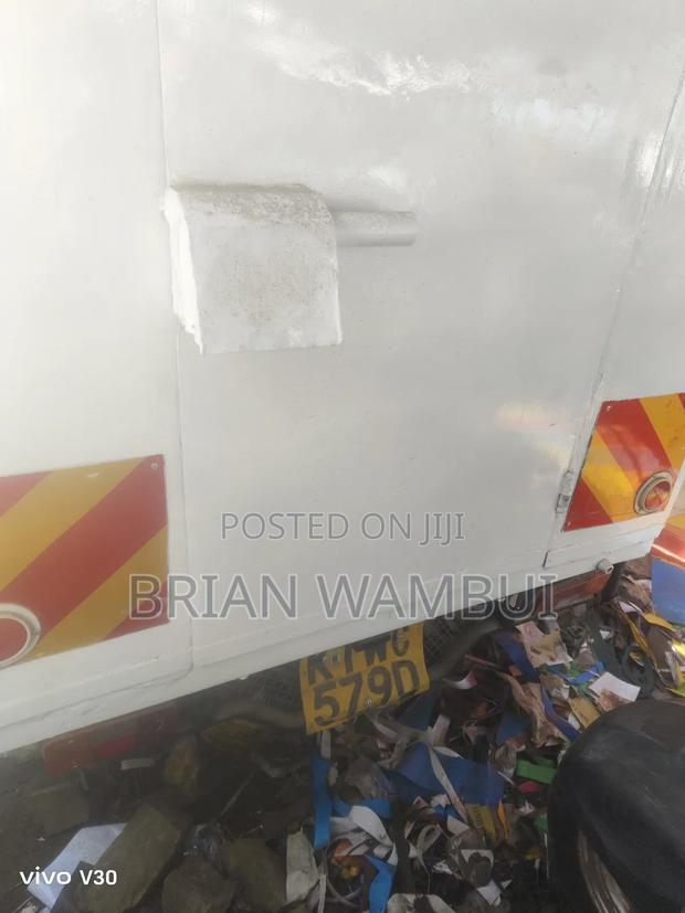 Piaggio 2011 White - thumbnail 3