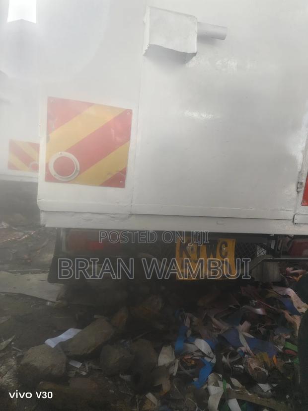 Piaggio 2011 White - thumbnail 4