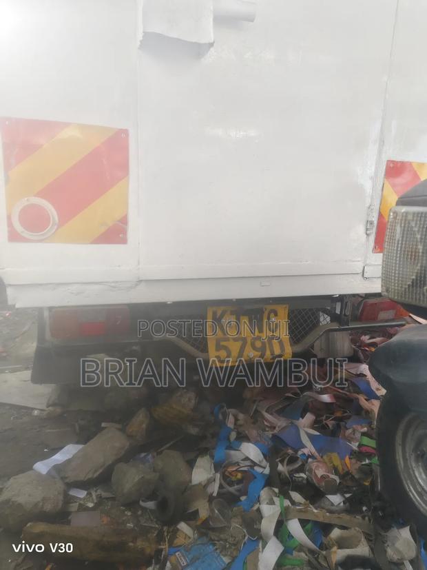 Piaggio 2011 White - thumbnail 5