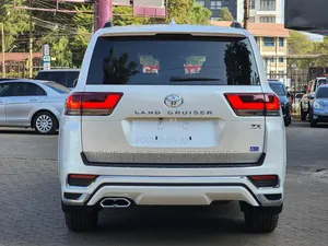 New Toyota Land Cruiser LC300 2023 White