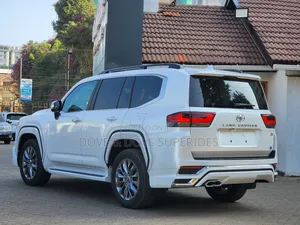New Toyota Land Cruiser LC300 2023 White