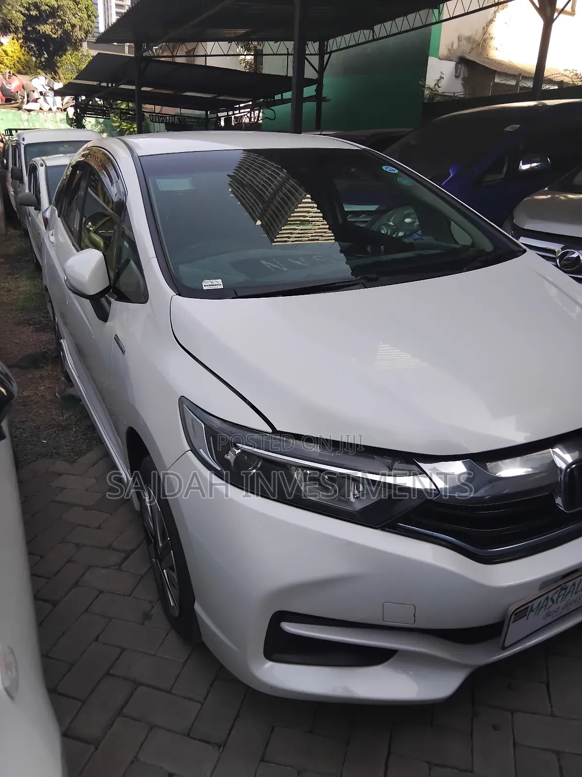 Honda Fit Shuttle 1.5 Hybrid 4WD 2019 White