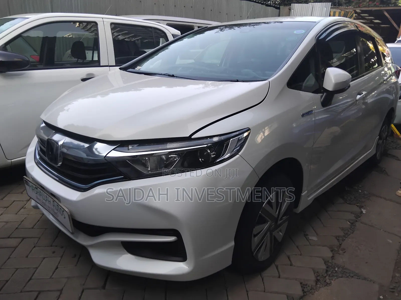 Honda Fit Shuttle 1.5 Hybrid 4WD 2019 White