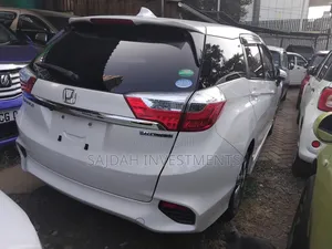 Honda Fit Shuttle 1.5 Hybrid 4WD 2019 White