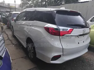 Honda Fit Shuttle 1.5 Hybrid 4WD 2019 White