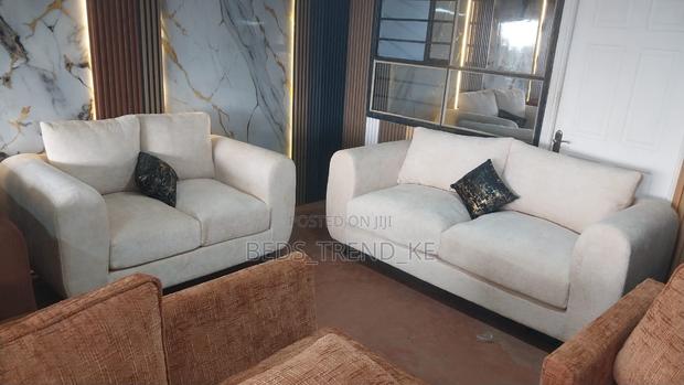 5 Seater Creamy Bold Sofa 3,2