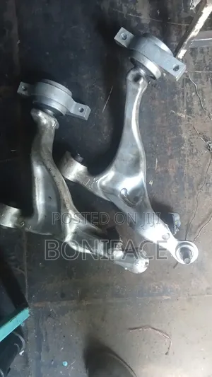 Front Control Arm Nissan Fuga