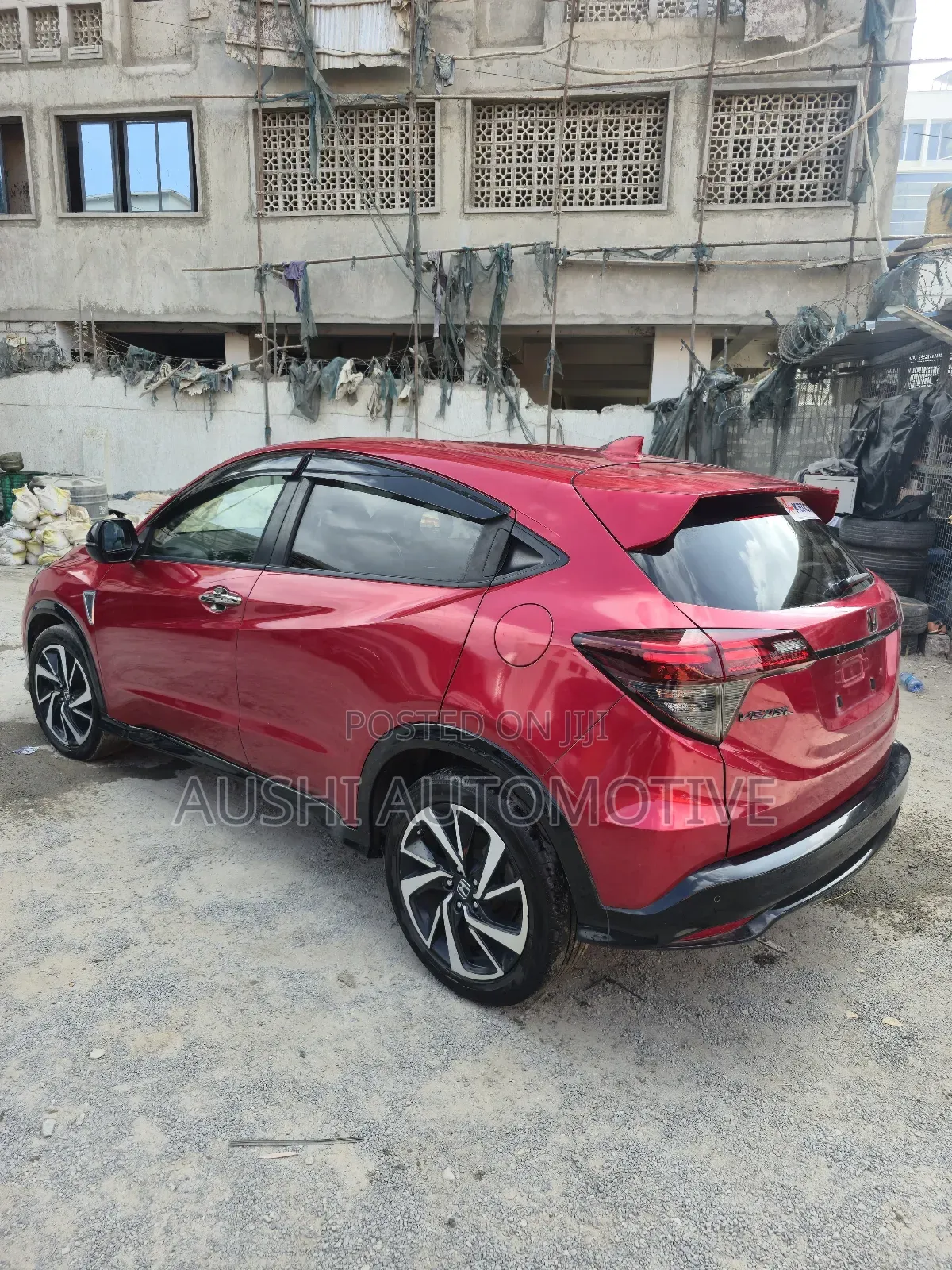 Honda Vezel 1.5 Hybrid 2WD 2020 Red