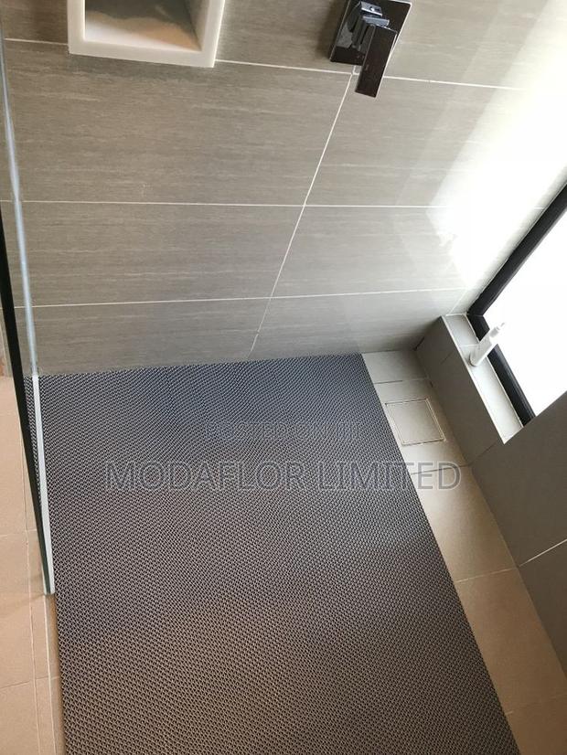 Anti-Slip S Mat – Practical Floor Covering