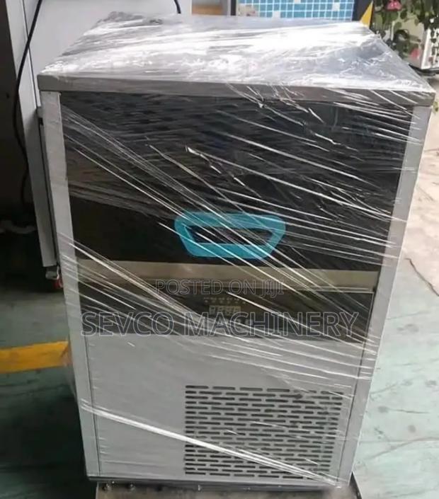 Heavy Duty 40kg Ice Cube Maker Machine - main view
