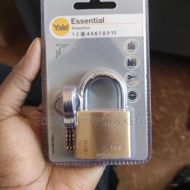 Yale Padlock 40mm Brass Essential Padlock 3 Keys Safe Security - thumbnail 2