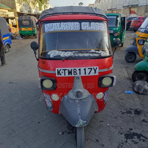 Piaggio Scooter 2019 Red - thumbnail 2