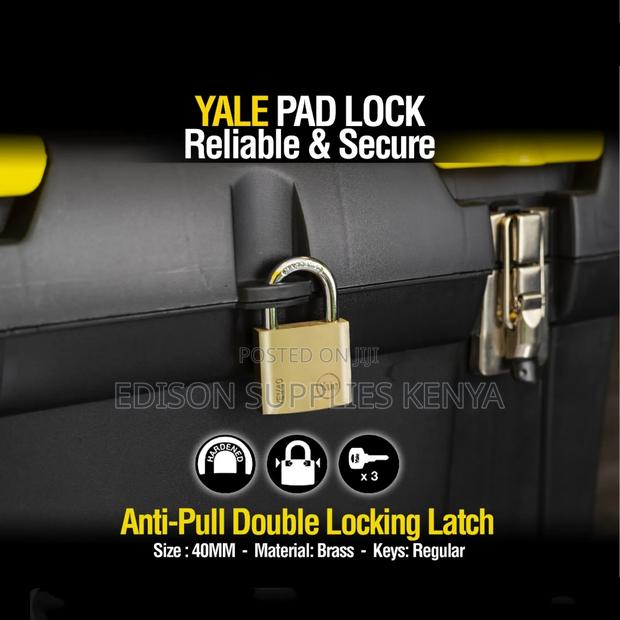 Yale Padlock 40mm Brass Essential Padlock 3 Keys Safe Security - main view