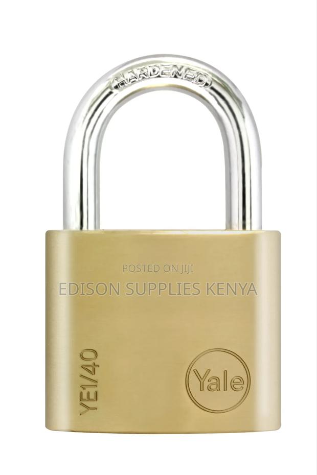 Yale Padlock 40mm Brass Essential Padlock 3 Keys Safe Security - thumbnail 3