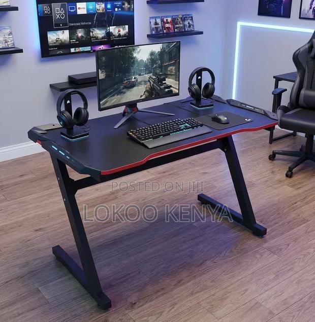 Gaming Desk; 1.4 M Black Gaming Desk (With Lighting)