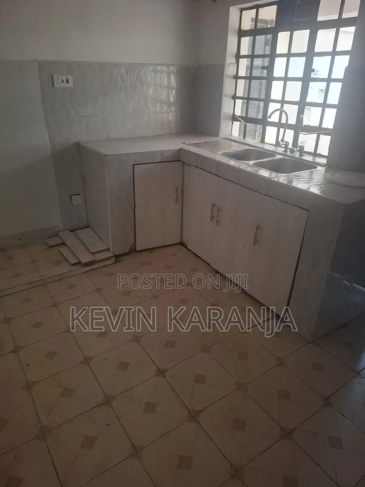 5bdrm Maisonette in County Motel, Banana for rent