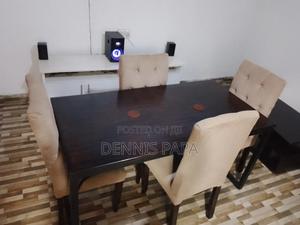 Dinning Table - main view