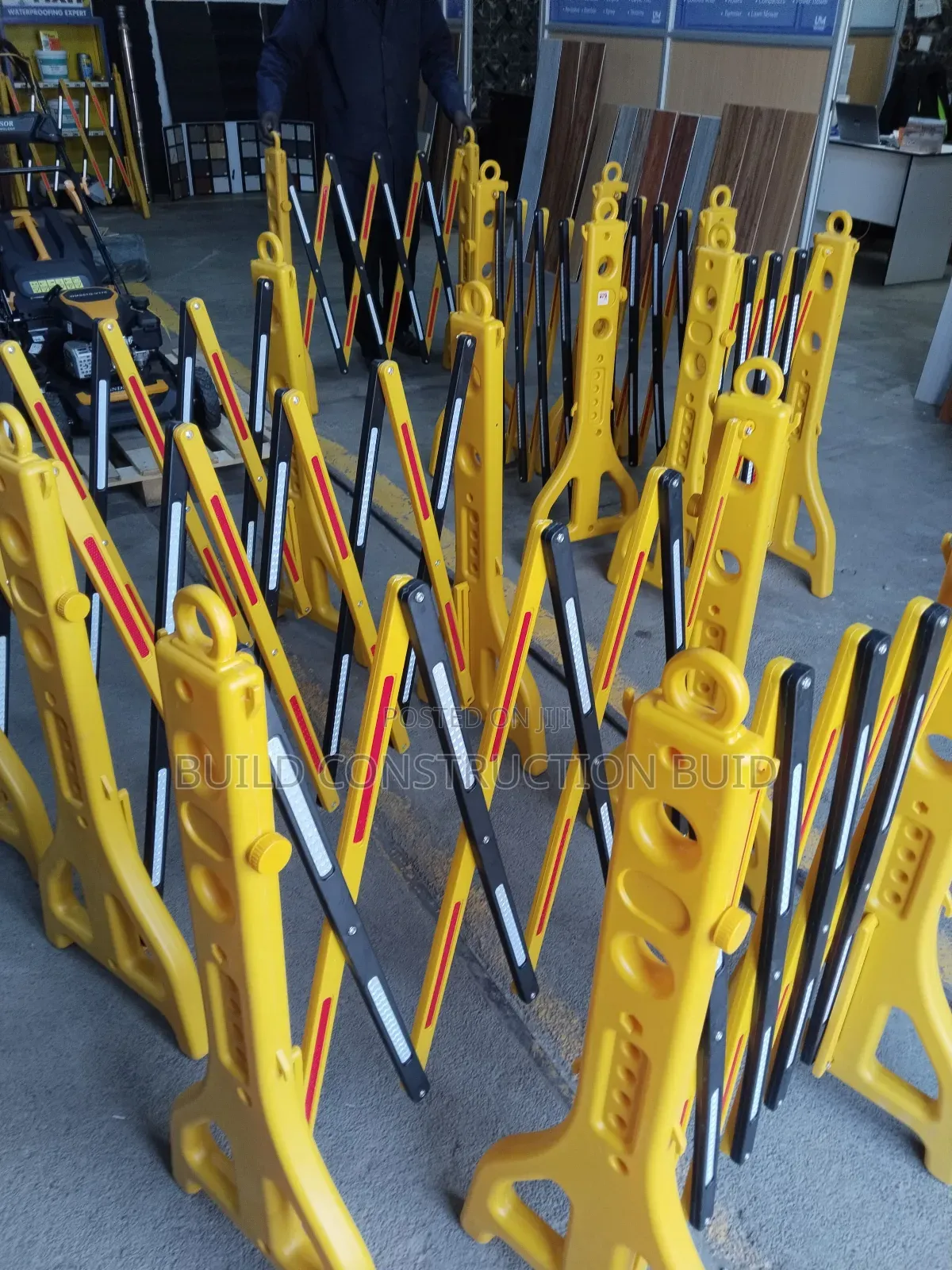 Adjustable Safety Barricade For Construction Sites