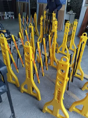 Adjustable Safety Barricade For Construction Sites