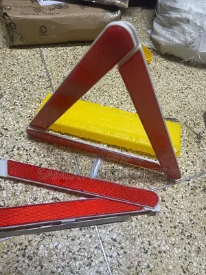 Reflective Emergency Warning Triangle-Plastic