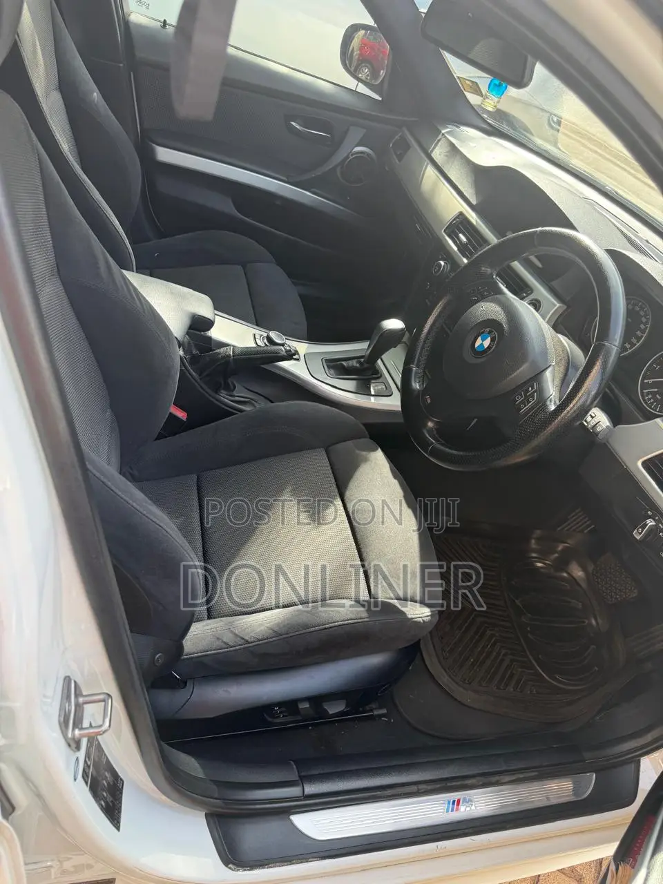 BMW 320i 2011 White