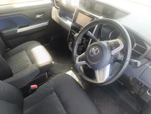 Toyota Roomy 2019 White