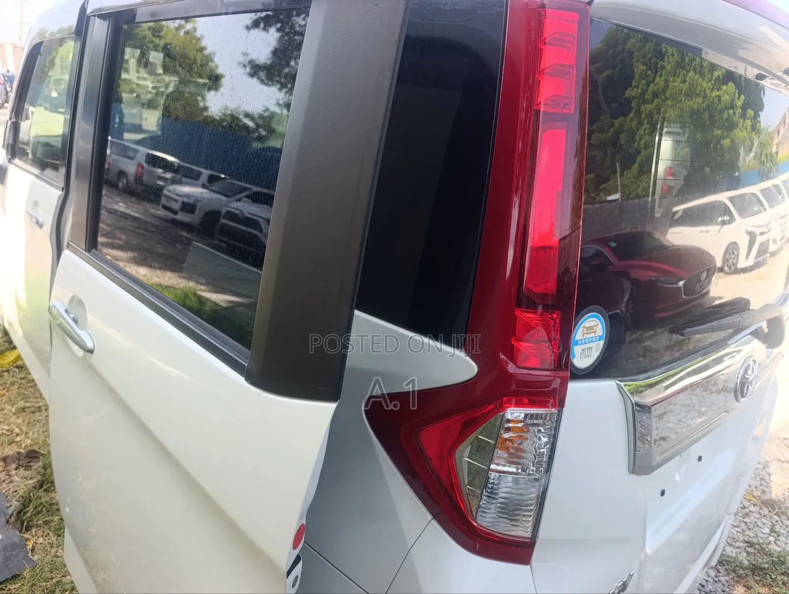 Toyota Roomy 2019 White