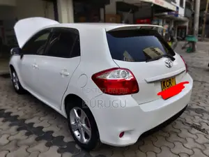 Toyota Auris 2012 White