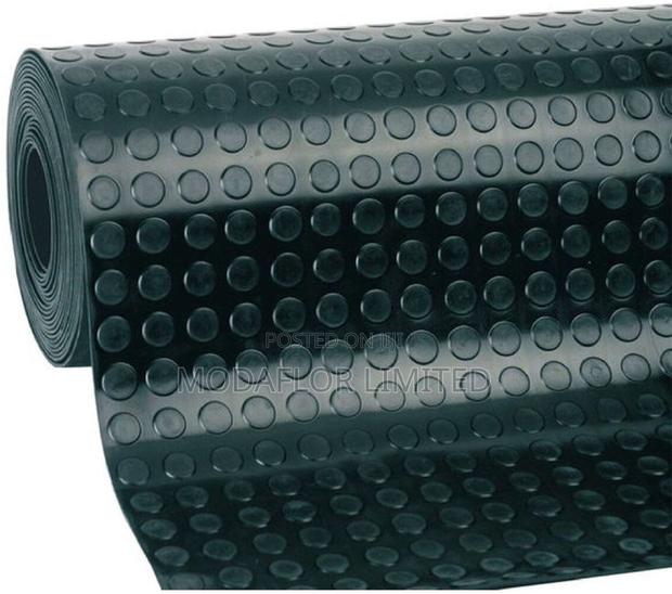 Rubber Coin Mat – Anti-Slip Floor Protection